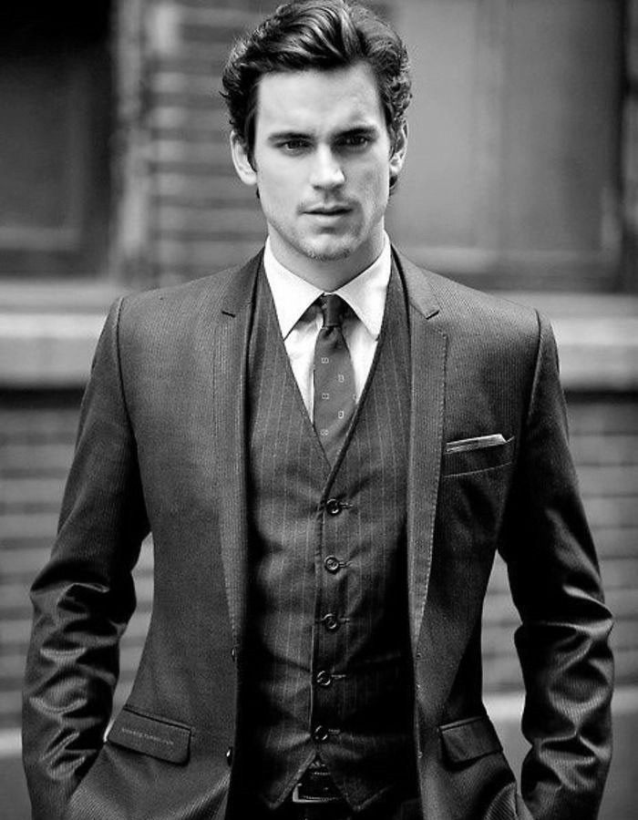欧美男明星马特波莫西服帅气黑白照