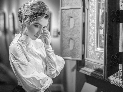 伤感美女黑白欧美意境头像