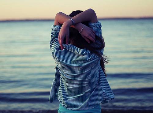 森系女生图片背影长发素材