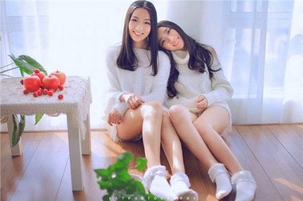 时尚个性女装闺蜜图片素材