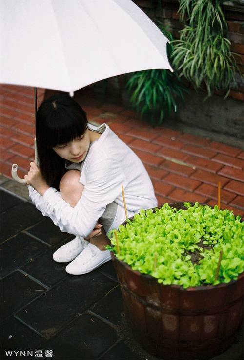 真实伤感意境女生图片大全_陈旧的回忆