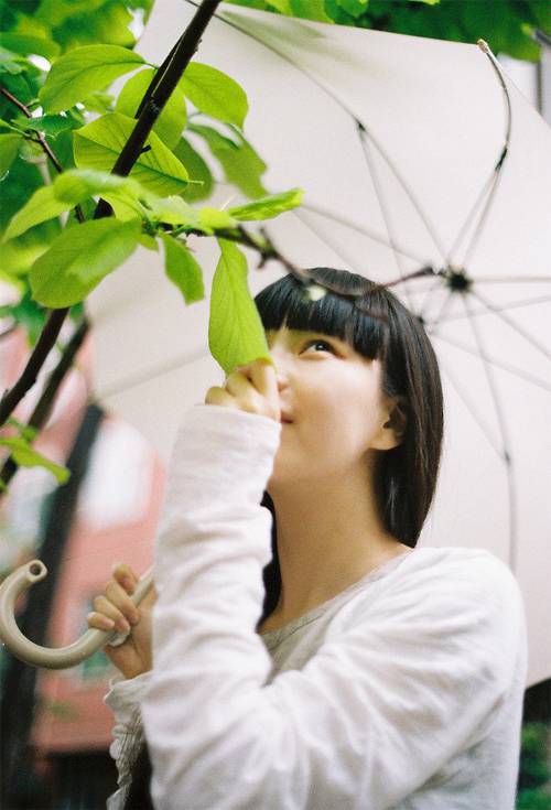 真实伤感意境女生图片大全_陈旧的回忆