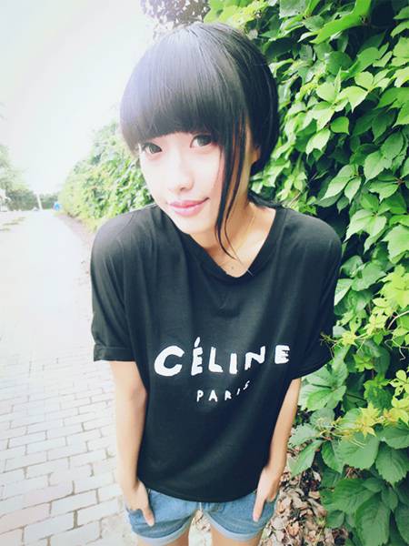 jpg非主流嘟嘴卖萌女生图片