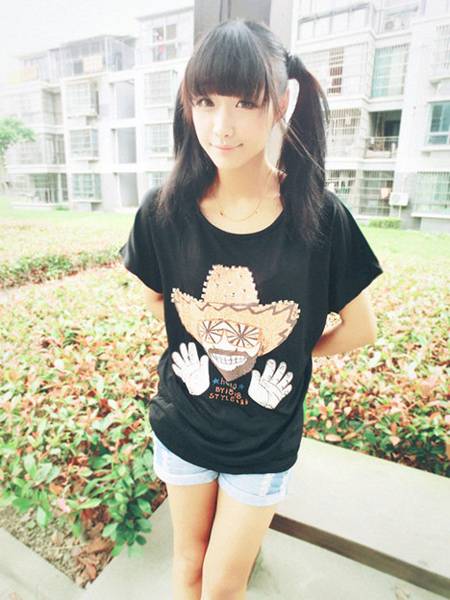 jpg非主流嘟嘴卖萌女生图片