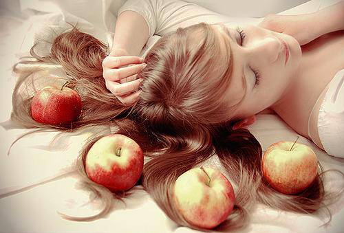 听音乐的伤感唯美女生图片