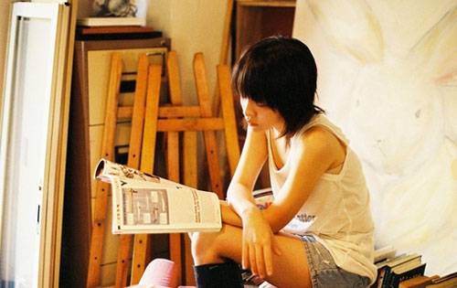 听音乐的伤感唯美女生图片