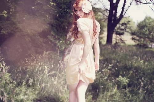 听音乐的伤感唯美女生图片