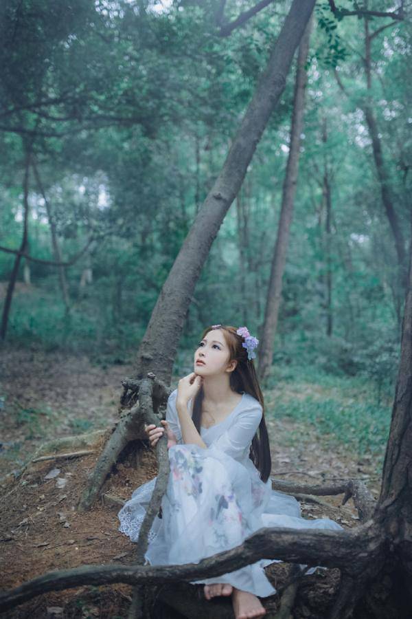 森系唯美意境女生图片赏析