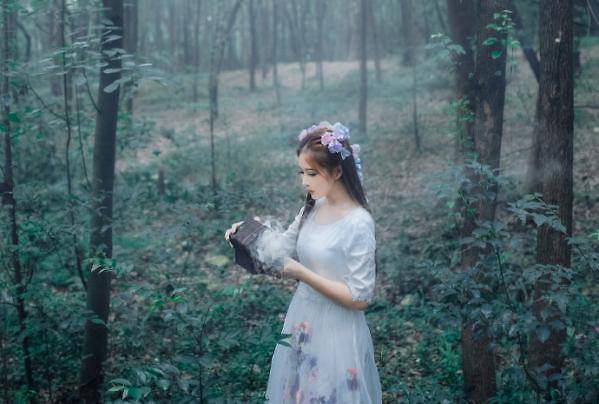 森系唯美意境女生图片赏析