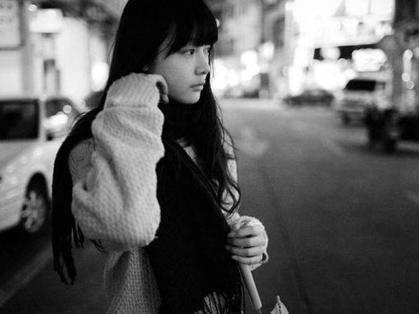 女生迷失的爱黑白图片 让自己迷失在你的心中