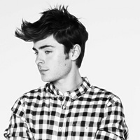 伤心成熟男黑白头像图片