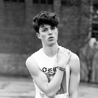 伤心成熟男黑白头像图片