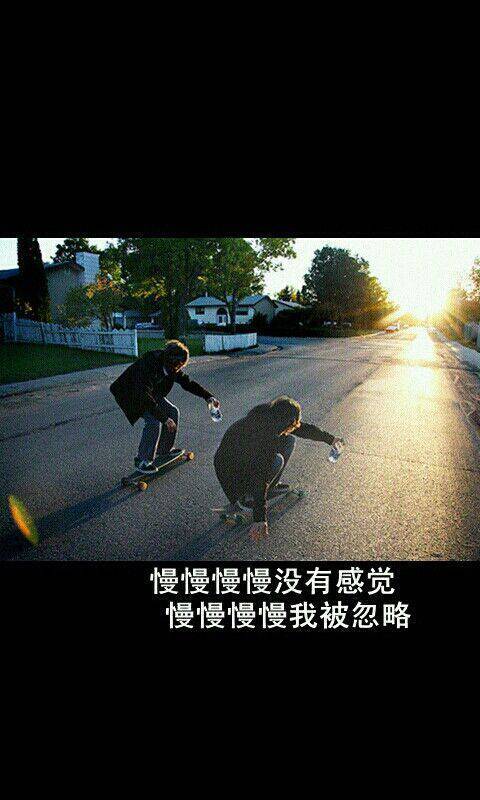 最新非主流伤感带字图片女生