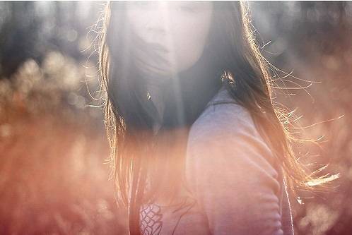 唯美夕阳背影90后女生图片