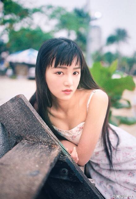 2016个性唯美写真长发女生图片