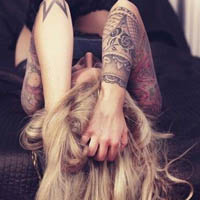 喝酒纹身的霸气欧美女生头像图片大全