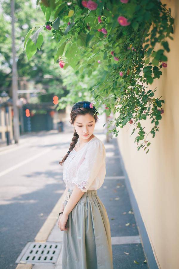 文艺复古日系小清新女生图片