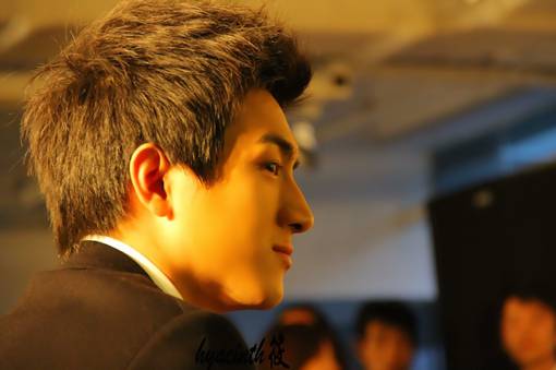 户外小清晰帅哥男生图片