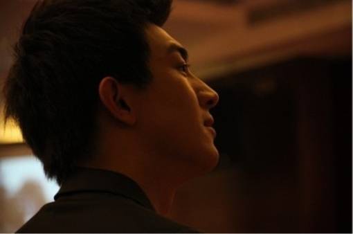 户外小清晰帅哥男生图片