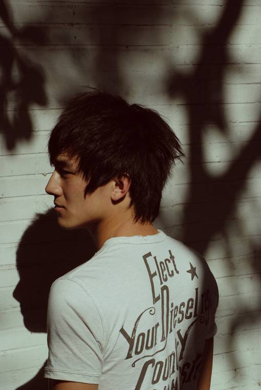 户外小清晰帅哥男生图片