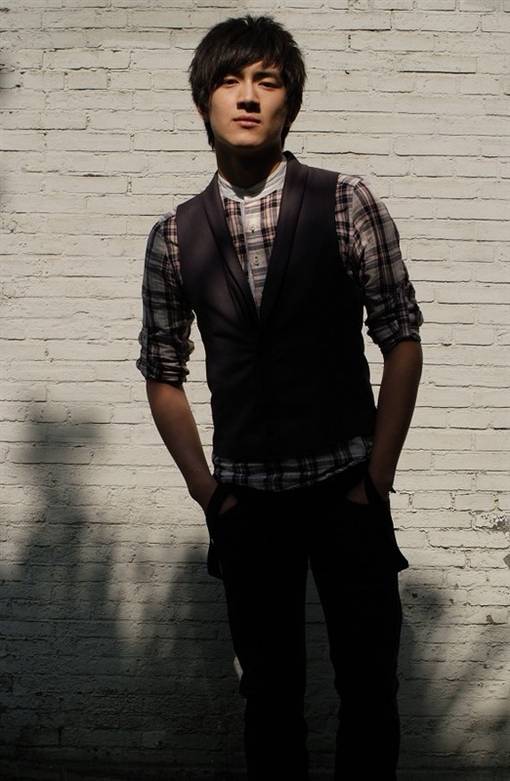 户外小清晰帅哥男生图片