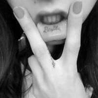 唯美人黑白意境纹身头像图片背景