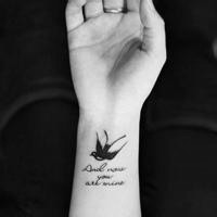 唯美人黑白意境纹身头像图片背景