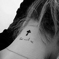 唯美人黑白意境纹身头像图片背景