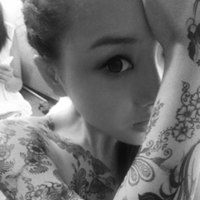 唯美人黑白意境纹身头像图片背景