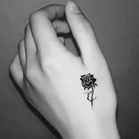 唯美人黑白意境纹身头像图片背景