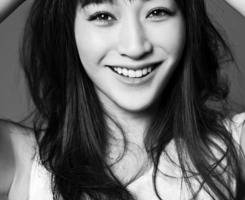 非主流黑白抽烟的女生头像图片人物素材