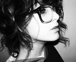 非主流黑白抽烟的女生头像图片人物素材