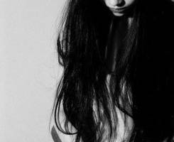 非主流黑白抽烟的女生头像图片人物素材