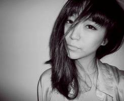 非主流黑白抽烟的女生头像图片人物素材