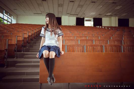 长发有刘海的女生侧面图片大全