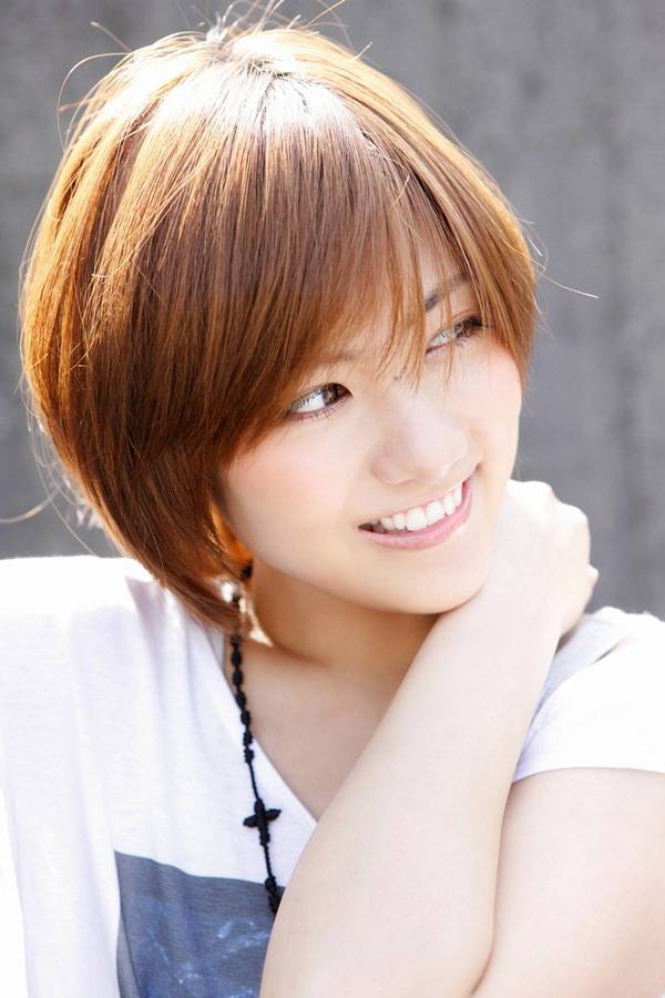 蘑菇头清纯短发女生图片