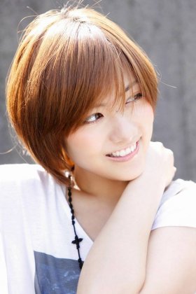 蘑菇头清纯短发女生图片