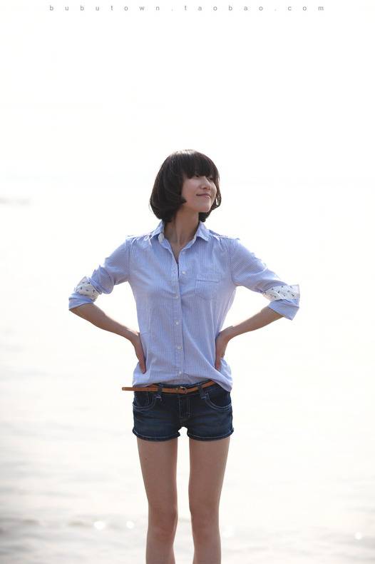 非主流叉腰女生图片全身 大图