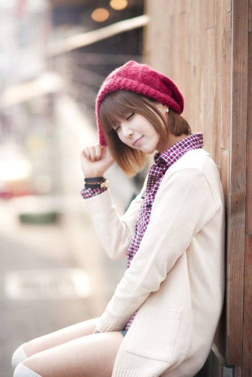 扎马尾霸气伤感女生侧面图片