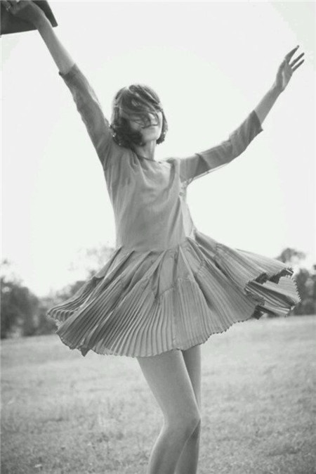 个性欧美范女生黑白伤颓手机壁纸