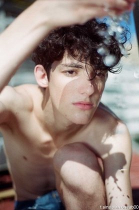 迷人自信欧美帅哥精选个性壁纸图片