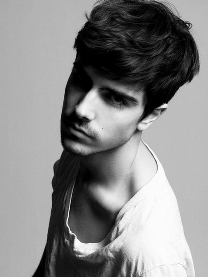 迷人自信欧美帅哥精选个性壁纸图片