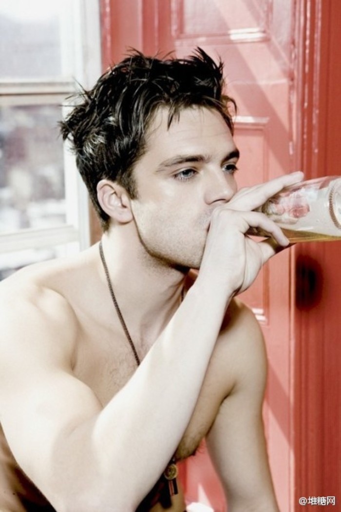 迷人自信欧美帅哥精选个性壁纸图片