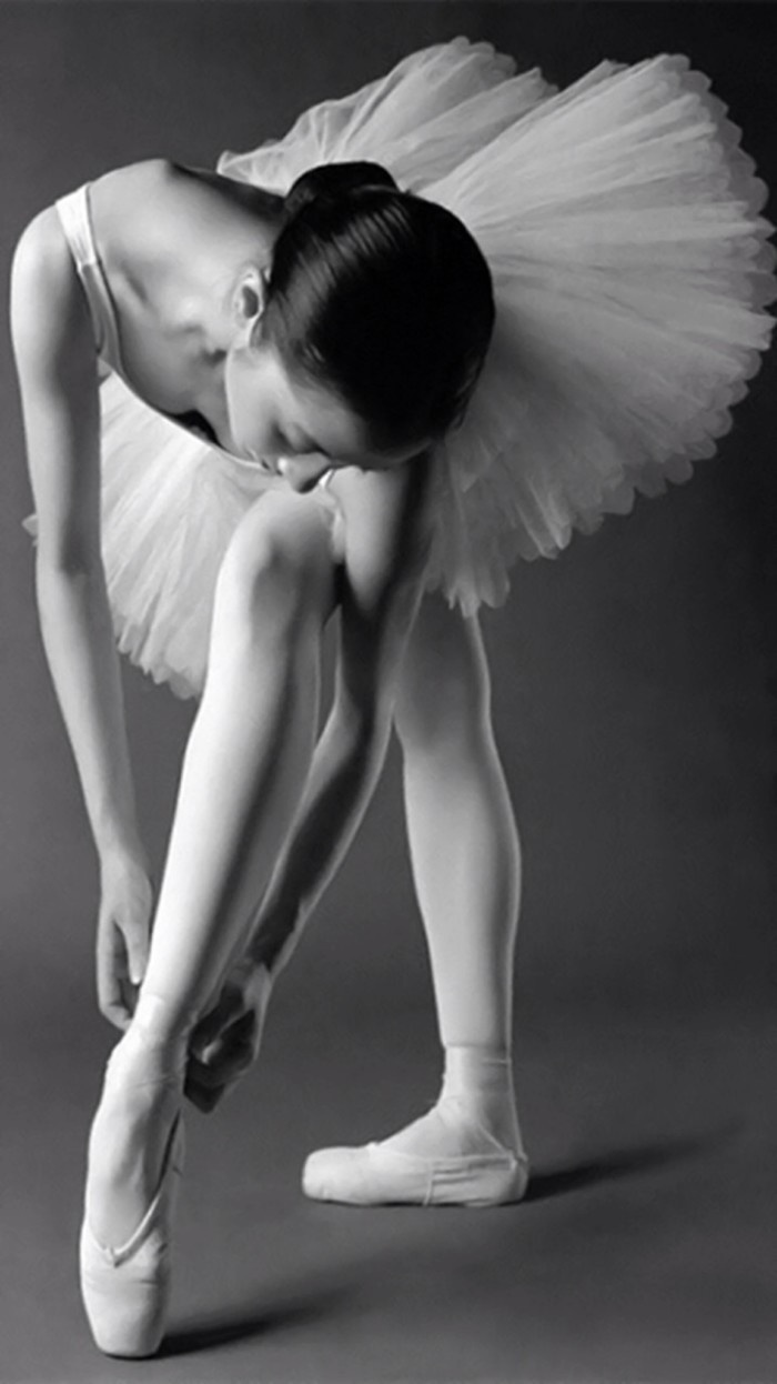 霸气欧美黑白女生高清竖屏壁纸图片