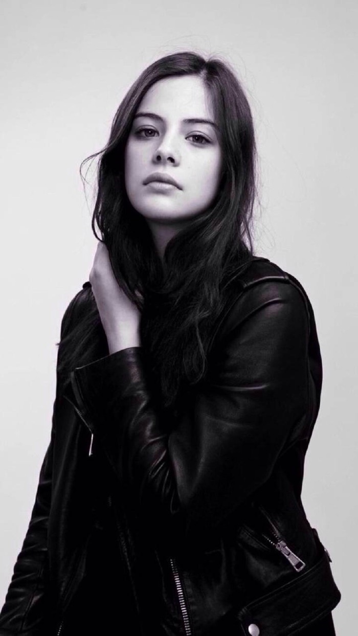 霸气欧美黑白女生高清竖屏壁纸图片