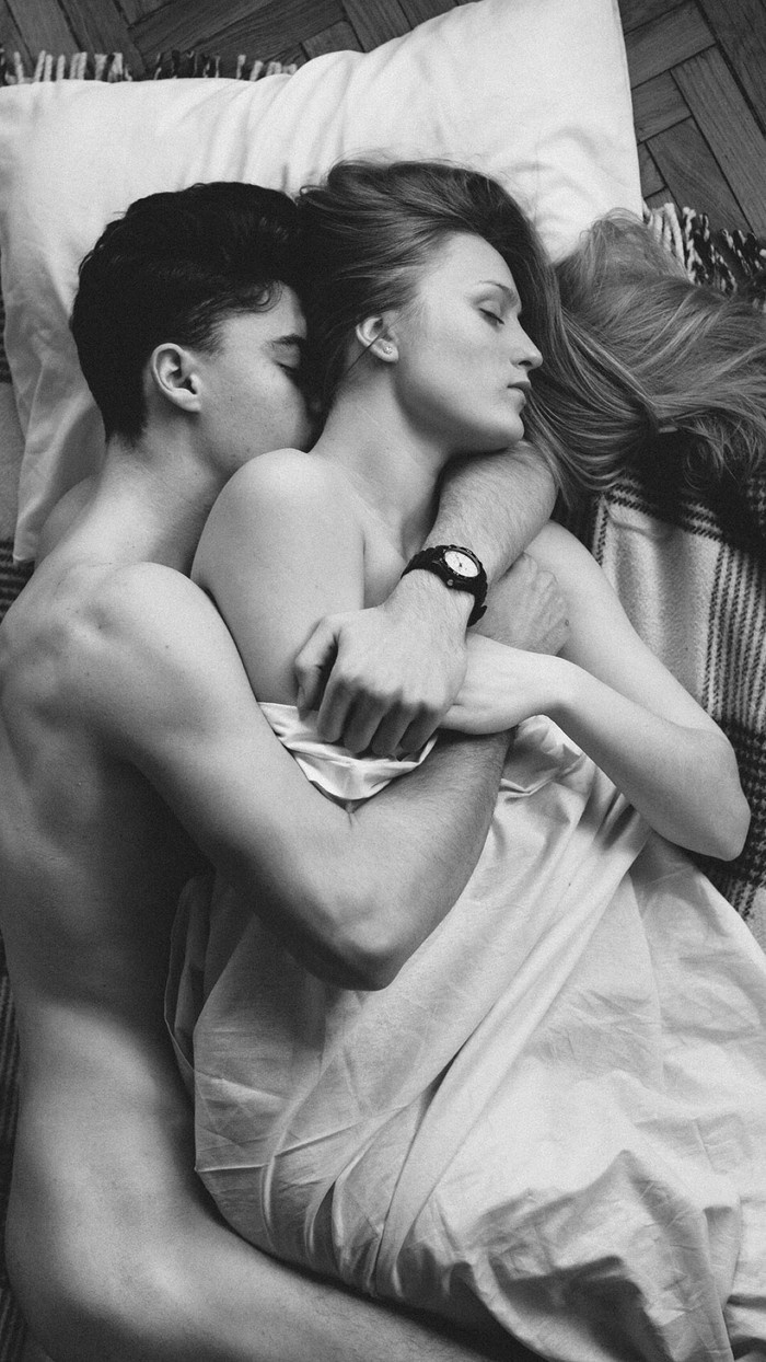 恩爱欧美情侣性感拥抱照片