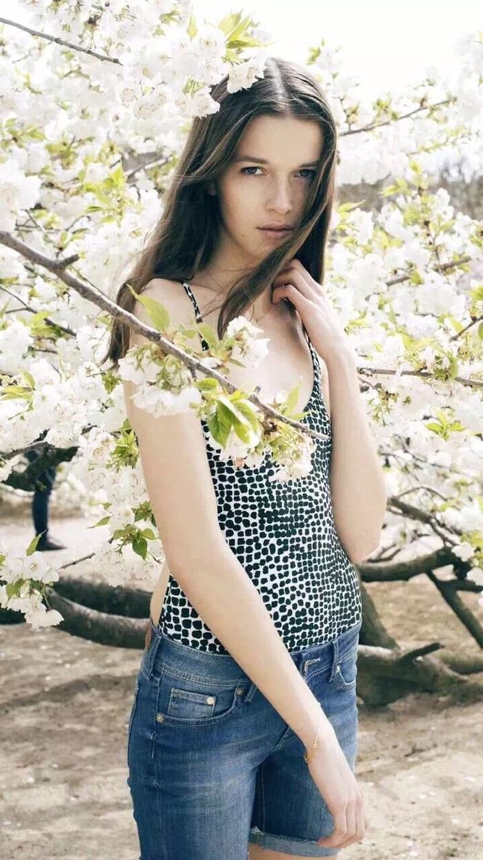 森系唯美欧美女生创意写真图片