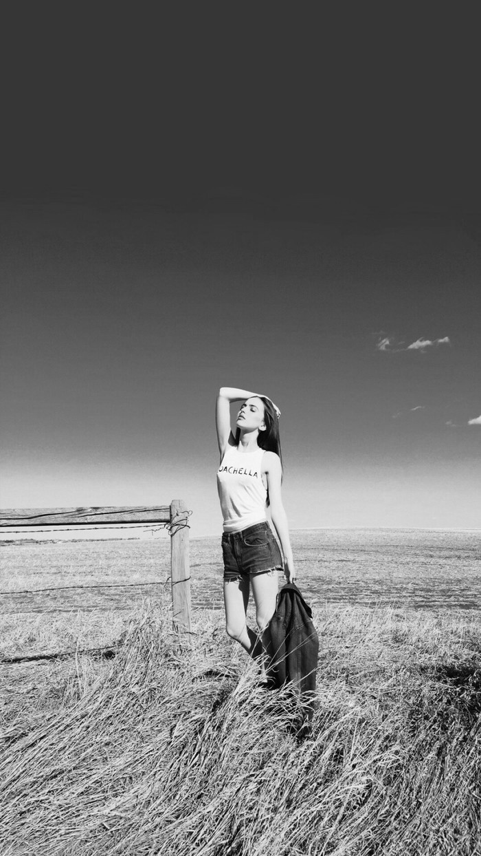 女生伤感欧美黑白意境图片