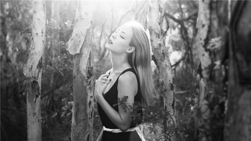 性感欧美女生黑白诱惑写真图片