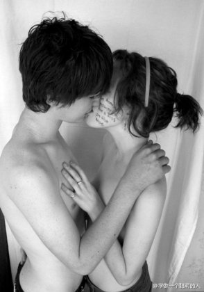 欧美情侣接吻图片唯美意境壁纸